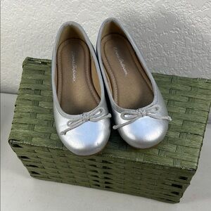 Hanna Andersson Silver Kids Dress Shoes size 11.5